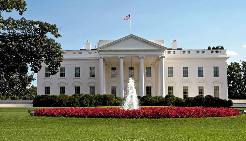 BIG® conquered the White House in Washington The Flower BIG® blooms magnificently in front of the White House in Washington, D.C.